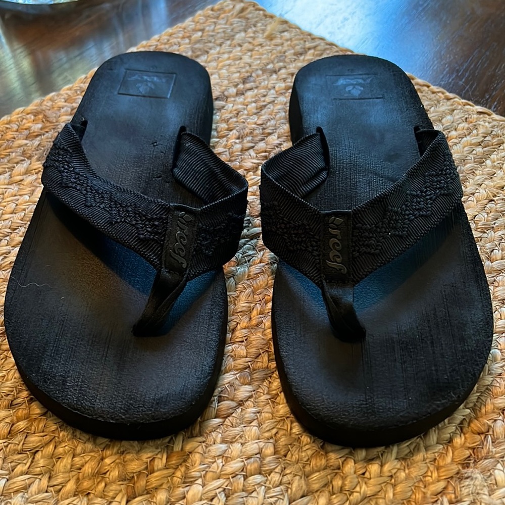 Womens Reef flip flops